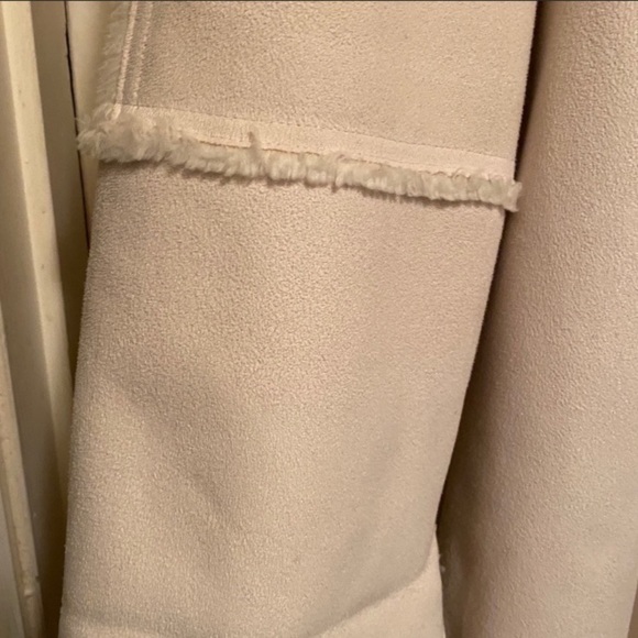 Coat - Picture 5 of 7